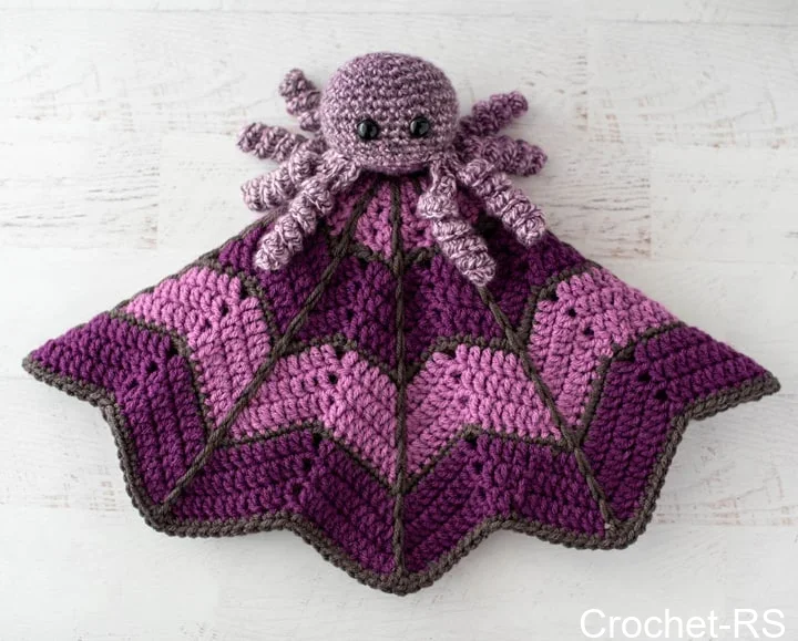 Best Easy Spider On A Web ~ Crochet Baby Lovey Free Crochet Pattern