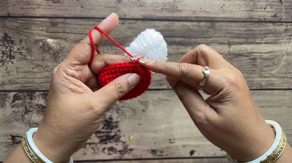 How to Crochet Couple Heart Keychain Keychain Tutorial for Beginners (4)
