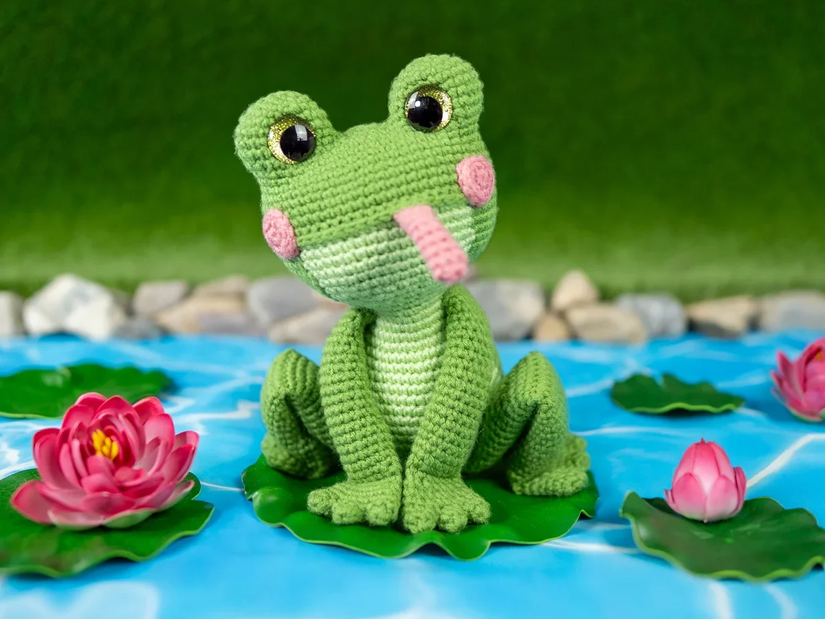 Free Frog Crochet Pattern (Front View)