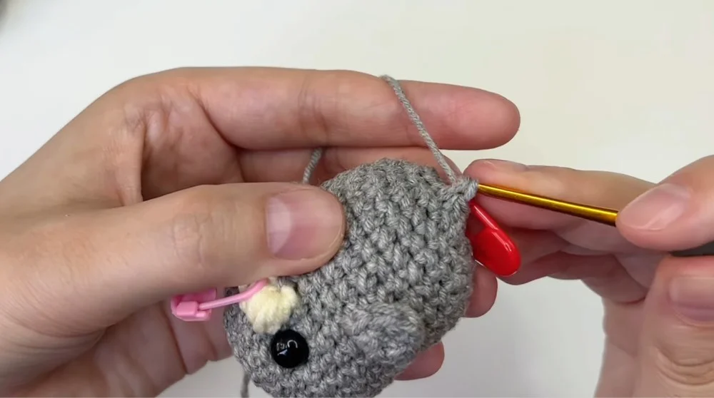 Easy No-Sew Baby Seal Crochet Tutorial 🦭 Beginner Friendly (4)