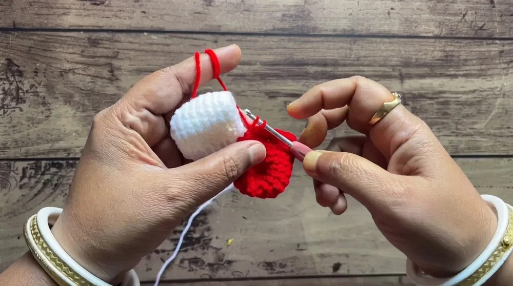 How to Crochet Couple Heart Keychain Keychain Tutorial for Beginners (5)