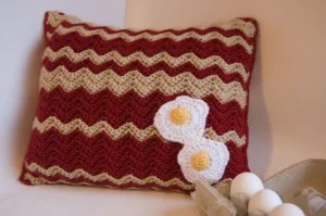 bacon eggs pillow free crochet pattern breakfast food