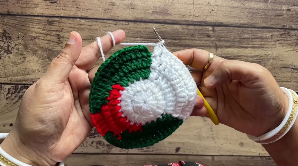 How to Crochet Snowman Christmas Decoration Tutorial (8)