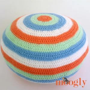 Sweetie Pouf - free pattern on Mooglyblog.com! Crafts for real life ♥