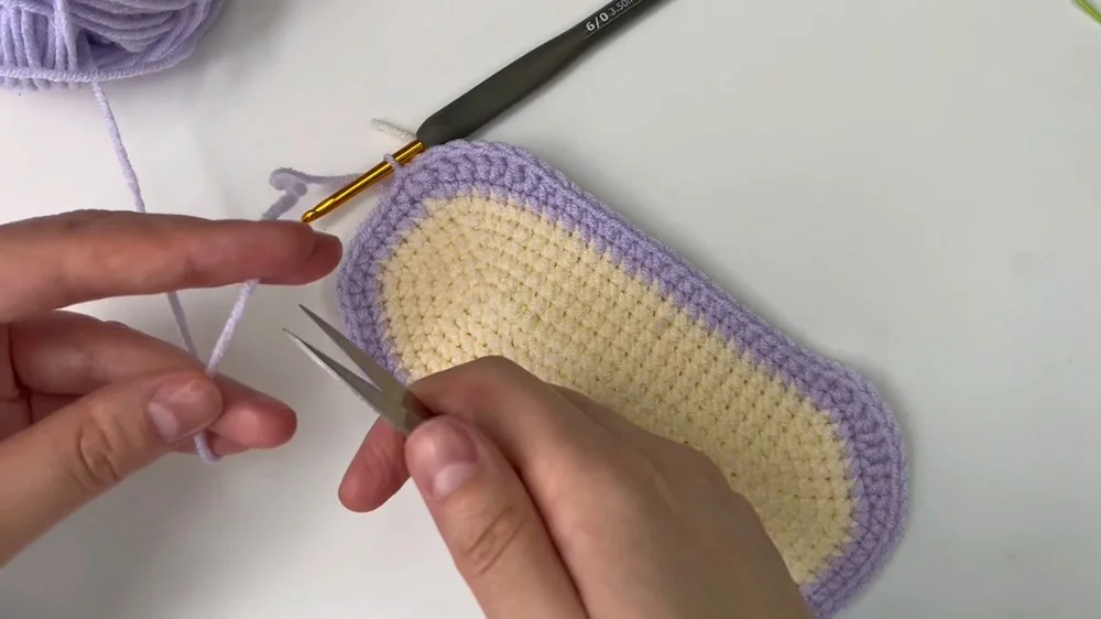 You NEED This Crochet Penguin Holder🐧 Easy Tutorial (Beginner Friendly) 6