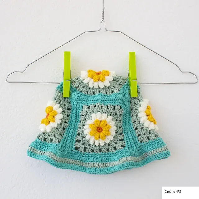 6. Daisy Flower Bucket Hat