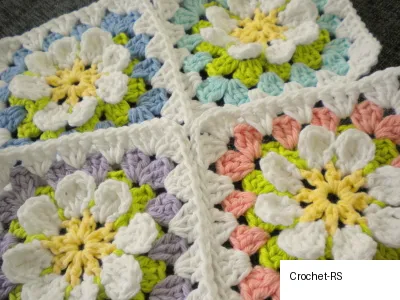 1. Flower Garden Granny Square