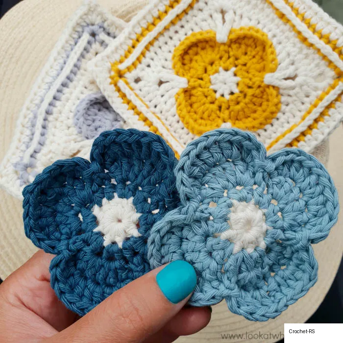 12. Simple Sue Flower Square